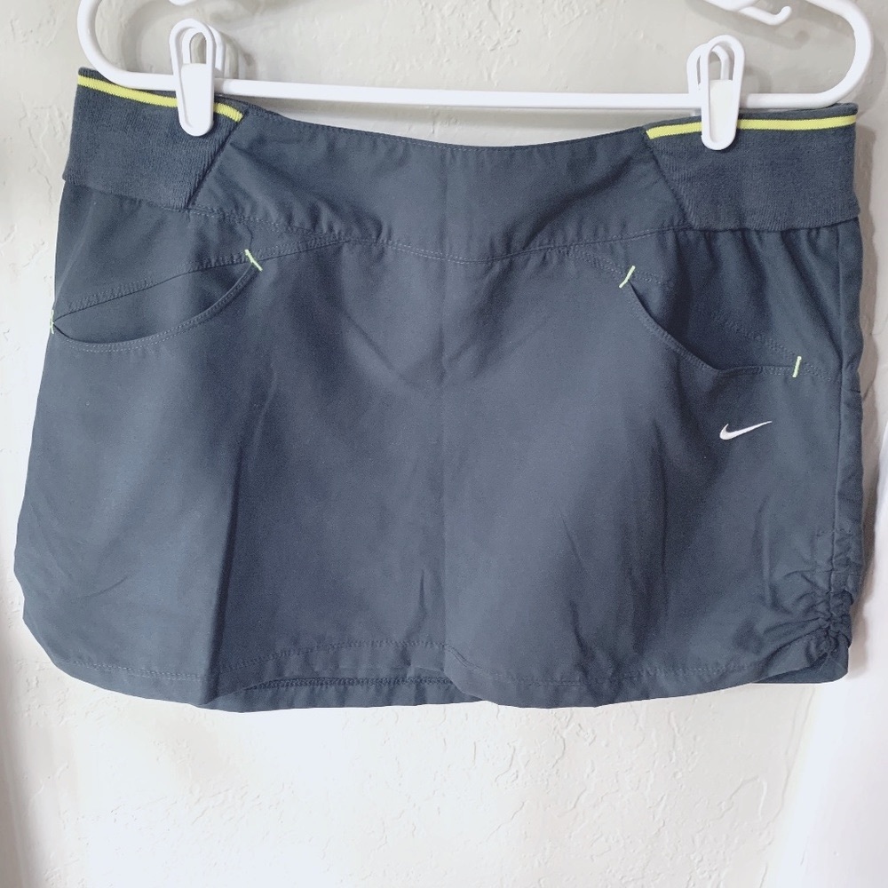 NIKE Dry-Fit Tennis Skirt with pockets